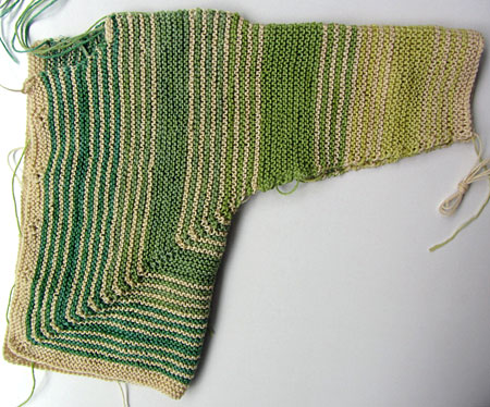 halbe Babyjacke, half of baby cardigan