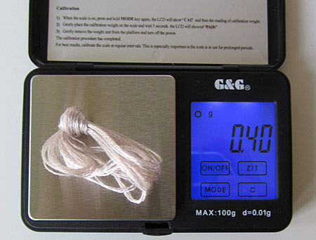 2 m Garn auf der Feinwaage