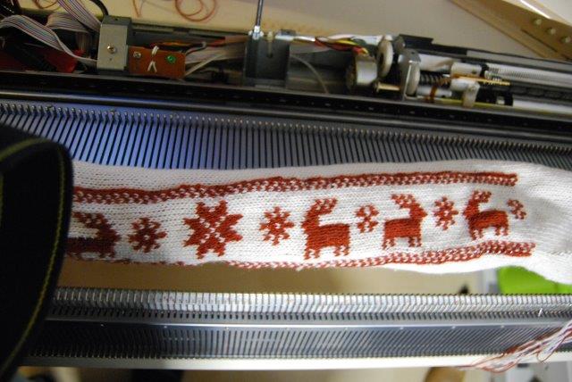 Maschinchen strickt.jpg