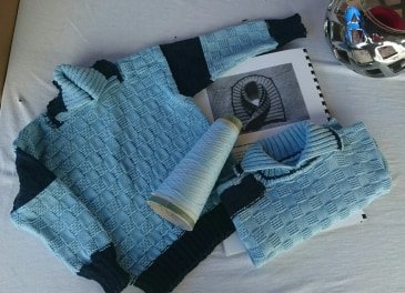 Februar Pullover mit Schalkragen I.jpg